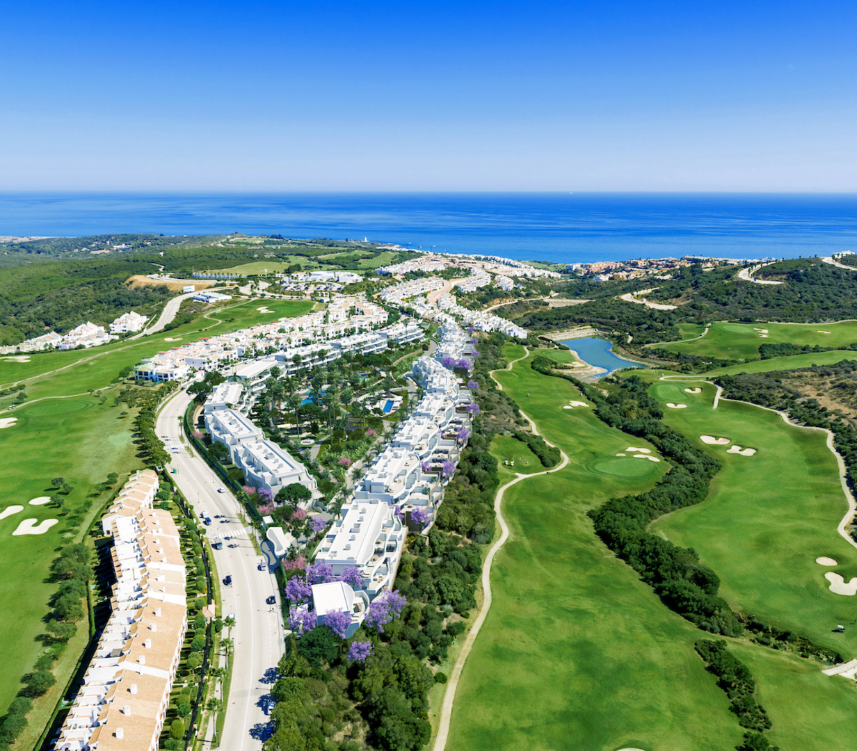 Appartementen op een rustige locatie aan de golfbaan met uitzicht op Gibraltar