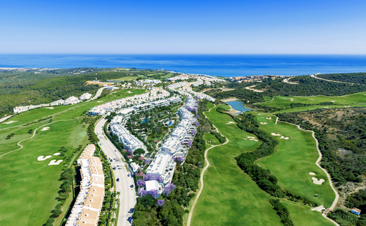 Appartementen op een rustige locatie aan de golfbaan met uitzicht op Gibraltar