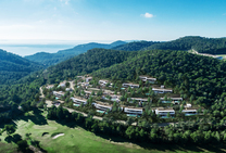 Complesso di ville di lusso vicino al campo da golf sulla costa di Ibiza