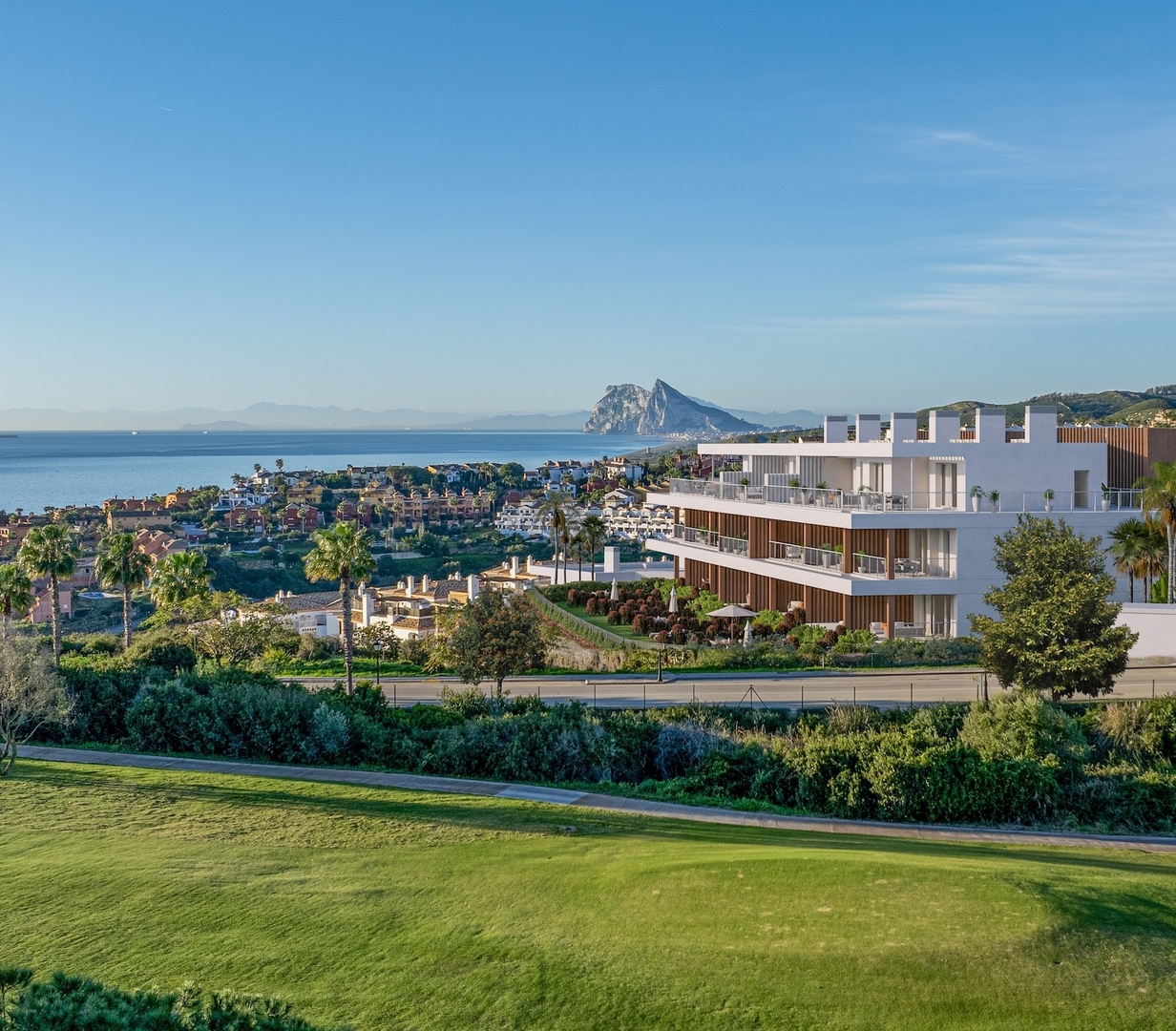 Appartementen met uitzicht op de zee en Gibraltar naast de golfbaan in La Alcaidesa