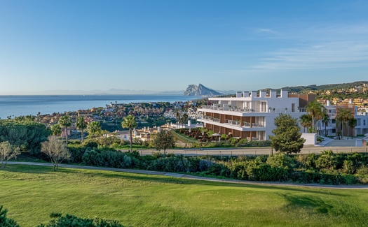 Appartementen met uitzicht op de zee en Gibraltar naast de golfbaan in La Alcaidesa