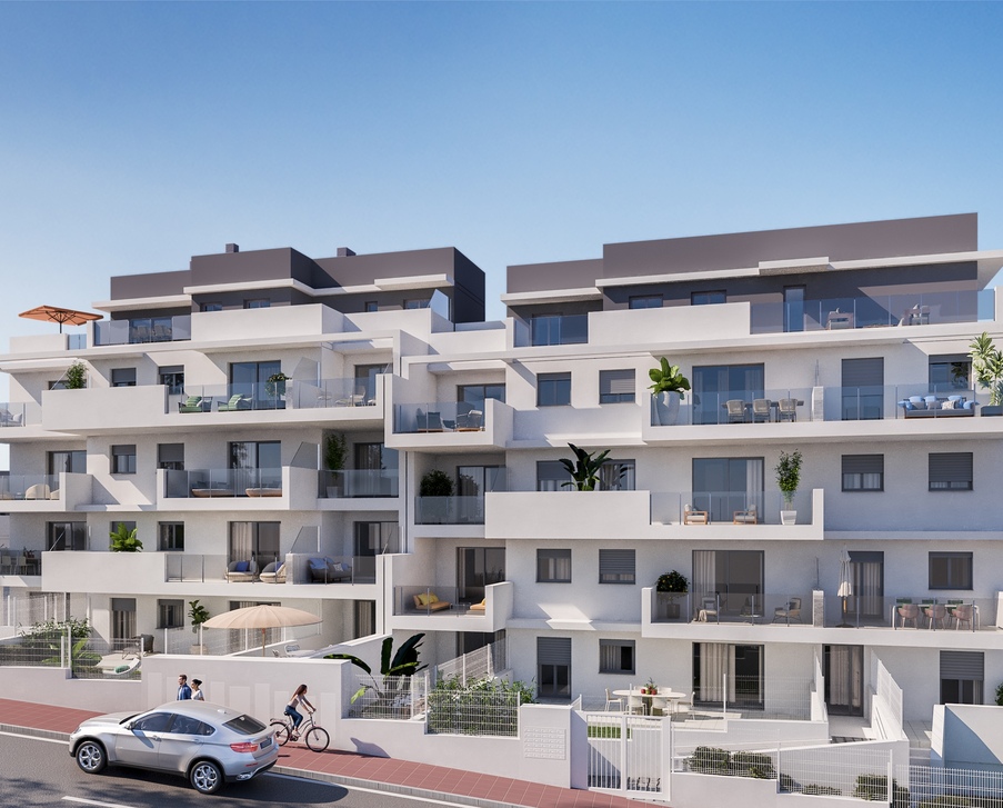 Exclusive living by the La Duquesa golf course and marina